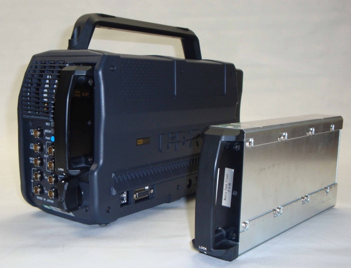 ポータブル非圧縮テープレスレコーダー「UDR-D100」