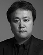 吉積 礼敏 氏