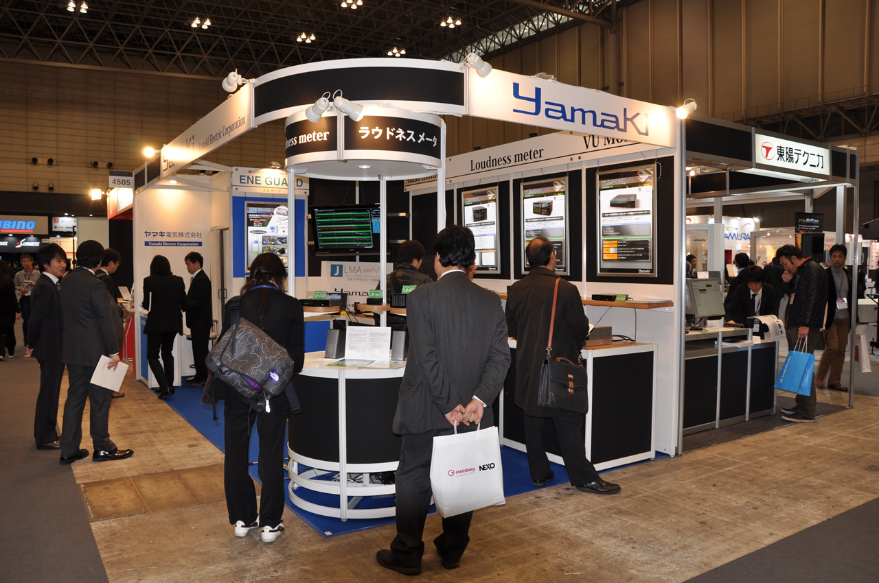 The scene at the Yamaki Electric booth.