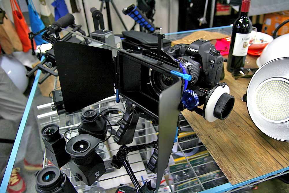 The peripheral equipment for digital one-eyed movie camera is finished