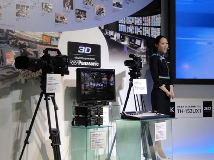 パナソニックブースの3Dカメラ展示コーナー