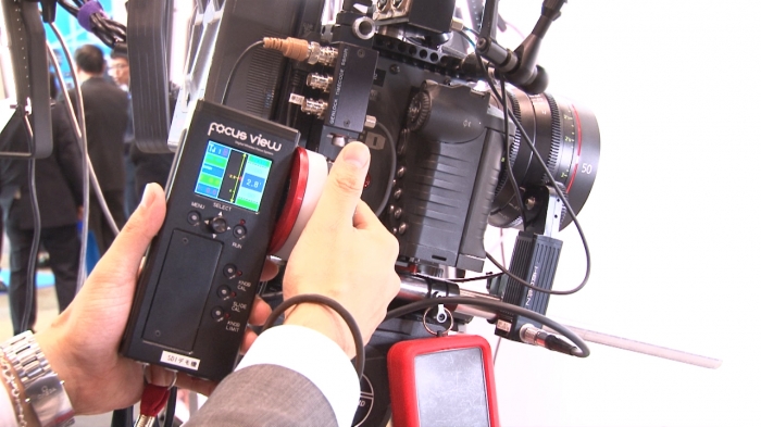 Wireless lens control system
