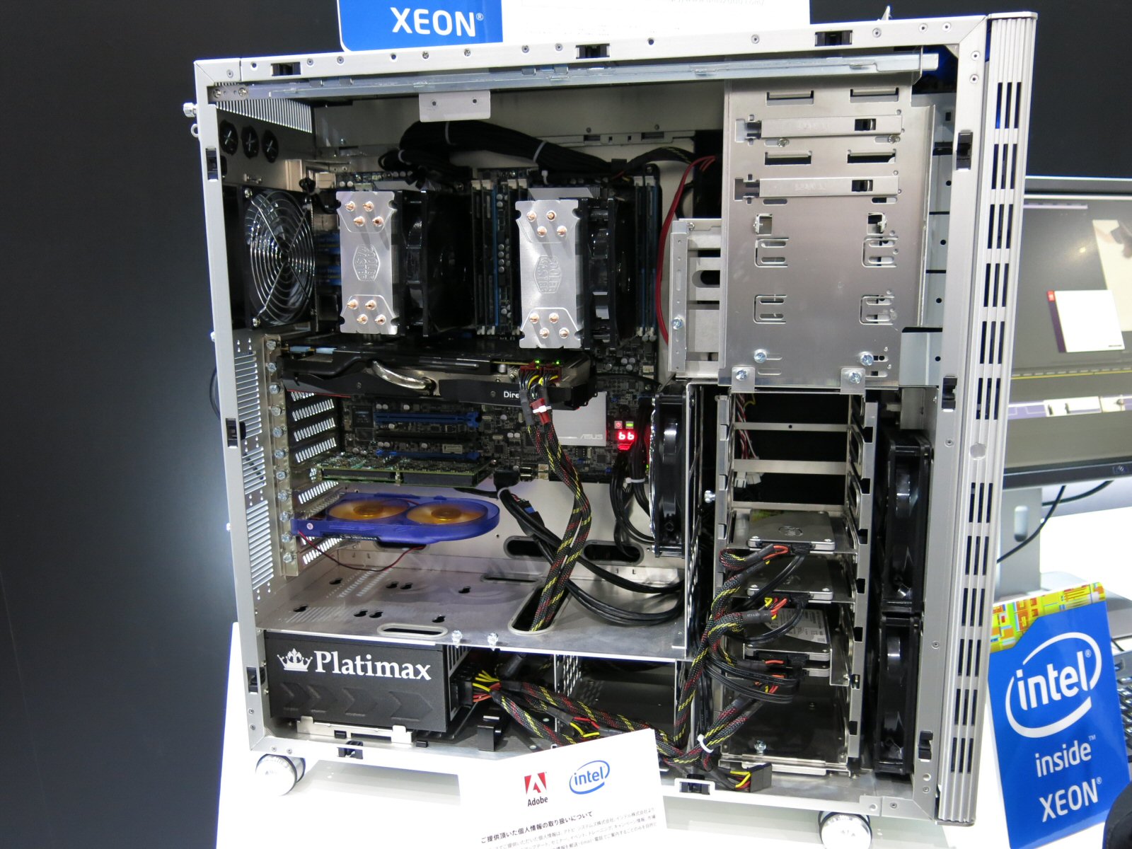 きょう体上部にはXeonを2基搭載、中央部には800GBのSSDを備えた映像編集向けパソコン