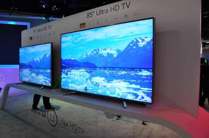 4Kは，海外では「ウルトラHD」と称するのが一般的だ（CES2014にて撮影）