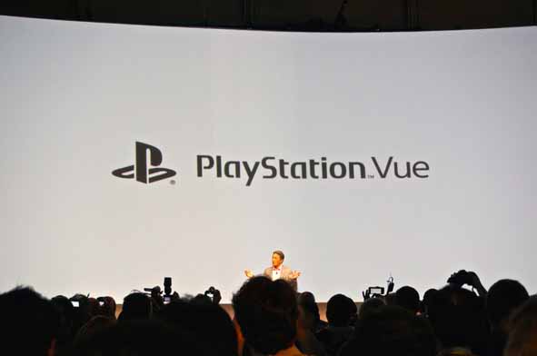 ソニーのプレスカンファレンスでPlayStation Vue について報告する平井CEO