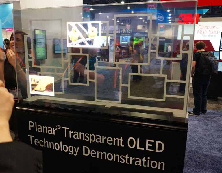 PLANARの55インチ透明OLED