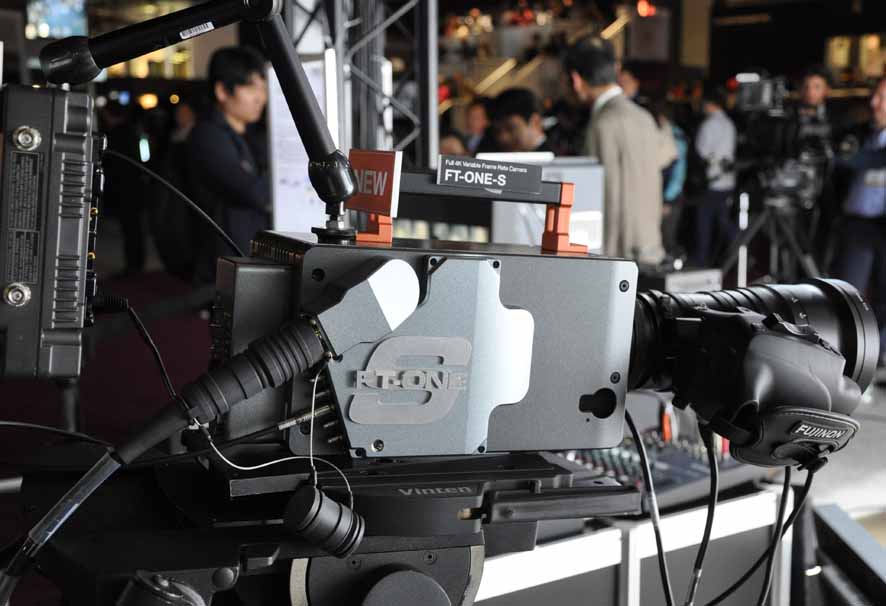 朋栄のFT-ONE-S。小型化しつつ4Kで最大360コマ／秒の撮影が可能