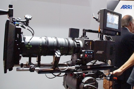 写5：新型4Kカメラ”ALEXA SXT”とアナモズームレンズ(ARRI)