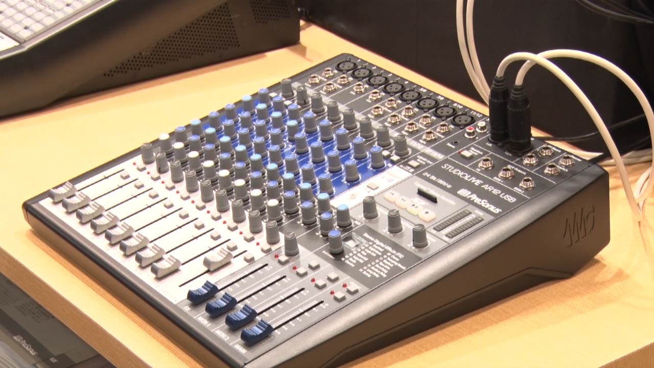 StudioLive AR ハイブリッドミキサー